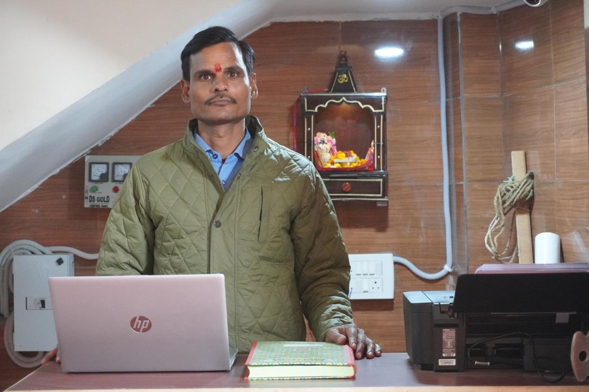 Hotel Shri Radha Rani Dham, Near Iskcon And Prem Mandir 3*
